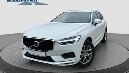 Gebraucht Volvo XC60 Momentum 197 PS (144 kW) 2021 Crystal white (weiß) SUV