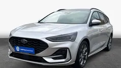 Silber Gebraucht 2023 Ford Focus ST-Line Kombi | 25.423 € (Guter Preis)