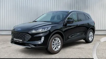 Usado Ford Kuga Titanium 224 HP (164 kW) 2024 Preto SUV