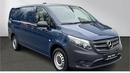 Blau Gebraucht 2022 Mercedes Vito Van | 27.073 € (Fairer Preis)