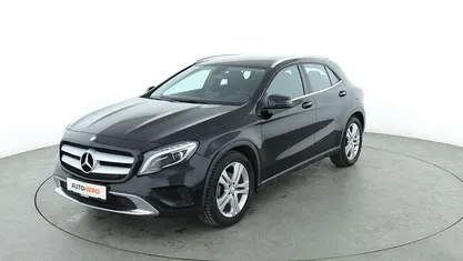 Schwarz Gebraucht 2016 Mercedes GLA180 Urban SUV | 15.980 € (Fairer Preis)
