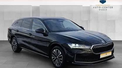 Gebraucht Skoda Superb Selection 150 PS (110 kW) 2024 Ebony schwarz (metallic) Kombi