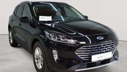 Używany Ford Kuga Titanium 120 KM (88 kW) 2023 Czarny SUV