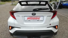 Platinumweiss perleffekt/schwa Gebraucht 2022 Toyota C-HR Sport SUV | 25.550 € (Fairer Preis)