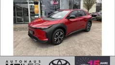 Karminarot metallic Neu 2025 Toyota bZ4X SUV | 39.960 € (Fairer Preis)