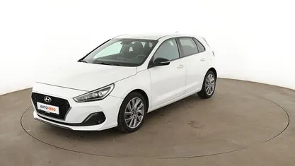 Gebraucht Hyundai i30 Passion Plus 120 PS (88 kW) 2018 Weiß Limousine