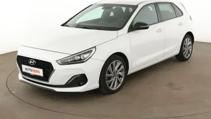 Gebraucht Hyundai i30 Passion Plus 120 PS (88 kW) 2018 Weiß Limousine