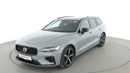 Używany Volvo V60 Plus 2024 Szary Kombi