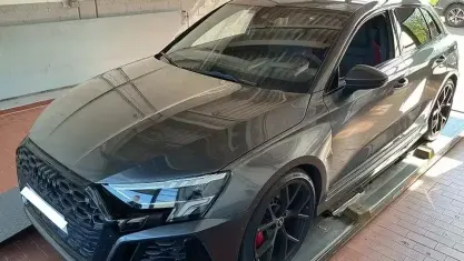 Gebraucht Audi RS3 400 PS (294 kW) 2023 Grau Limousine