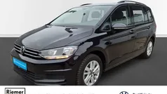 Schwarz Gebraucht 2024 VW Touran Comfortline Van / Kleinbus | 32.899 € (Fairer Preis)