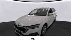 Weiss Gebraucht 2023 Skoda Octavia Style Kombi | 23.977 € (Fairer Preis)