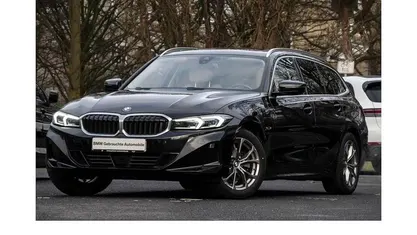 Gebraucht 2022 BMW 330e Sport Line Kombi | 31.790 € (Fairer Preis)