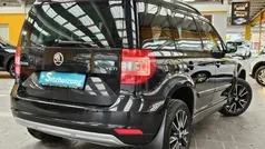 Platingrau metallic Gebraucht 2012 Skoda Yeti Ambition SUV | 8.475 € (Teuer)