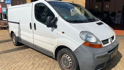 Gebraucht Renault Trafic 82 PS (60 kW) 2005 False Van / Kleinbus