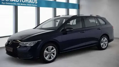 Second-hand VW Golf VIII Life 110 CP (80 kW) 2024 Albastru Break