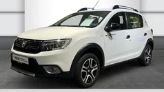Weiß Gebraucht 2020 Dacia Sandero Celebration Limousine | 12.575 € (Fairer Preis)