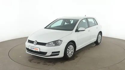 Weiß Gebraucht 2017 VW Golf Trendline Limousine | 11.550 € (Fairer Preis)