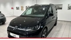 Deep black perleffekt Gebraucht 2025 VW Caddy Maxi Life Dark Label Van / Kleinbus | 43.850 € (Fairer Preis)