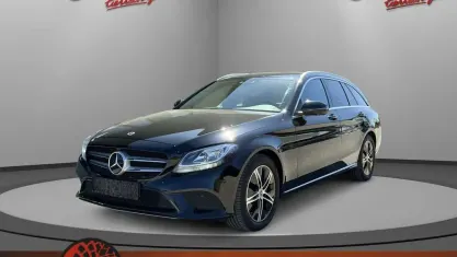 Gebraucht Mercedes C220 Avantgarde 194 PS (142 kW) 2021 Schwarz  unilack Kombi