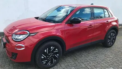 Gebraucht 2023 Fiat 600E Red SUV | 26.420 € (Fairer Preis)