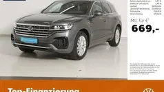 Grau Gebraucht 2022 VW Touareg R-line SUV | 56.980 € (Fairer Preis)