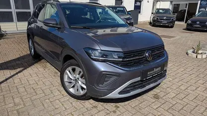 Rauchgrau metallic Gebraucht 2024 VW T-Cross Life SUV | 25.980 € (Fairer Preis)