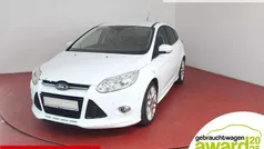 Weiß Gebraucht 2013 Ford Focus Titanium Kleinwagen | 8.949 €
