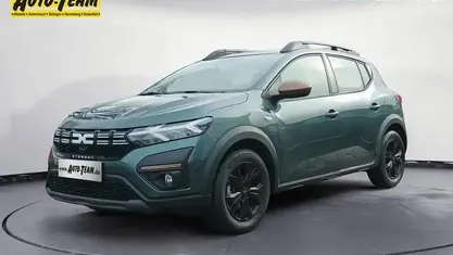 Zedergrün Gebraucht 2025 Dacia Sandero Extreme Kleinwagen | 18.930 € (Fairer Preis)