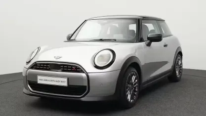 Używany Mini Cooper S Classic 204 KM (150 kW) 2024 Srebrny Hatchback