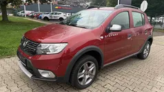 Rot Gebraucht 2020 Dacia Sandero Anniversary Kleinwagen | 9.990 € (Guter Preis)