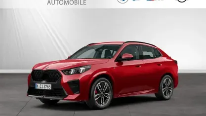 Gebraucht BMW X2 M Sport 163 PS (119 kW) 2025 Fire red metallic SUV