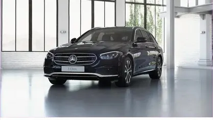 Unilack schwarz uni Gebraucht 2021 Mercedes E300 Avantgarde Kombi | 31.890 € (Fairer Preis)