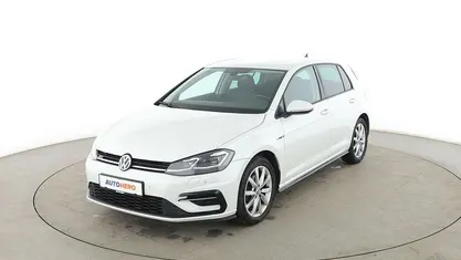 Gebraucht VW Golf VII Highline 2019 Weiß Limousine