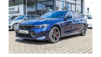 Gebraucht BMW 318 M Sport 156 PS (114 kW) 2025 Blau Limousine