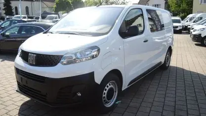 Gebraucht Fiat e-Scudo 100 kW (136 PS) 2023 Weiss Van / Kleinbus