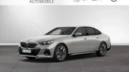 Gebraucht BMW 520 M Sport 197 PS (144 kW) 2025 Oxidgrau metallic Limousine