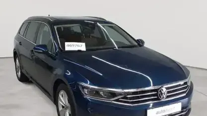 Gebraucht VW Passat Business 200 PS (147 kW) 2023 Aquamarinblau metallic Kombi