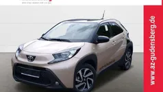 Beige Gebraucht 2024 Toyota Aygo Team Kleinwagen | 16.980 € (Fairer Preis)