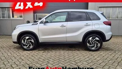 Silky silver metallic Neu 2025 Suzuki Vitara Comfort+ SUV | 27.590 € (Guter Preis)
