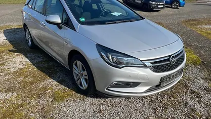 Gebraucht Opel Astra Edition 125 PS (91 kW) 2016 Kombi