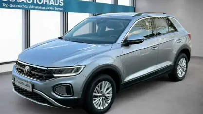Begagnad VW T-Roc Life 110 HK (80 kW) 2023 Silver SUV