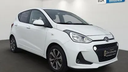 Weiß Gebraucht 2017 Hyundai i10 Kleinwagen | 9.490 € (Fairer Preis)