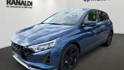 Neu Hyundai i20 Blackline 90 PS (66 kW) 2026 Blau Kleinwagen