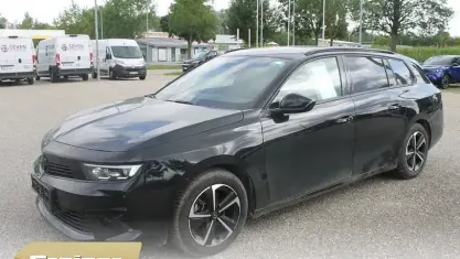 Gebraucht Opel Astra 131 PS (96 kW) 2025 Schwarz Kleinwagen