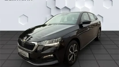 Gebraucht Skoda Scala Cool Plus 116 PS (85 kW) 2020 Blackmagic perleffekt Kleinwagen