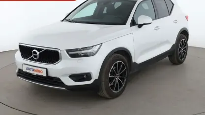 Gebraucht Volvo XC40 Momentum 150 PS (110 kW) 2020 Crystal white SUV