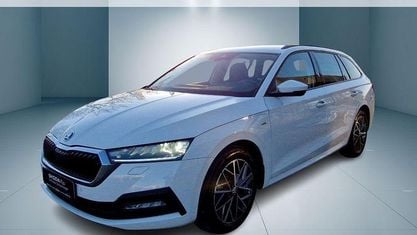 Käytetty Skoda Octavia Clever 150 HP (110 kW) 2022 Valkoinen Farmari