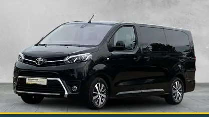 Gebraucht Toyota Proace Verso 177 PS (130 kW) 2023 Schwarz Kombi