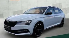 Weiss Gebraucht 2022 Skoda Superb Sport Limousine | 30.450 € (Fairer Preis)