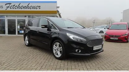 Schwarz Gebraucht 2016 Ford S-MAX S Van / Kleinbus | 13.590 € (Fairer Preis)